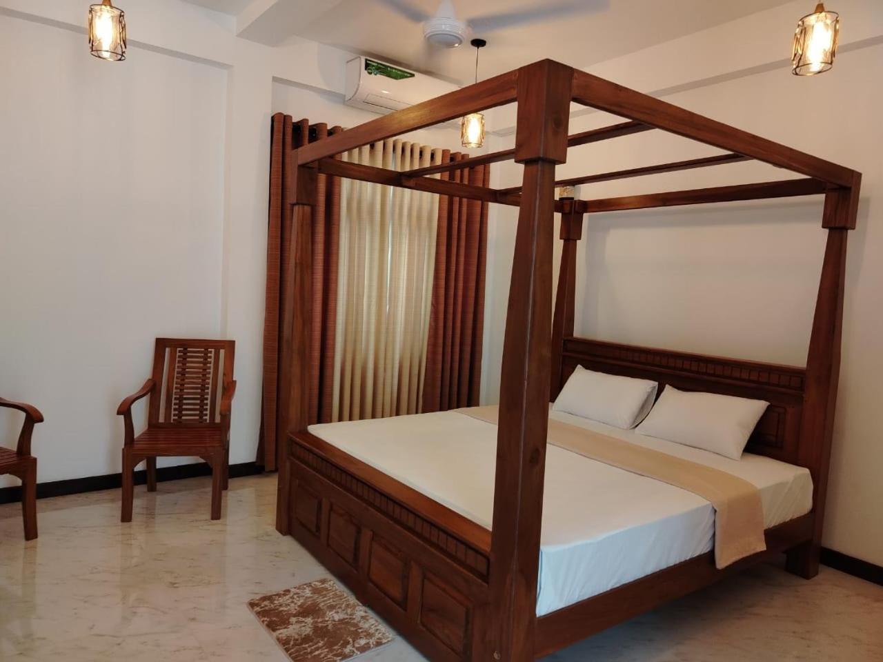 Diora Hotel Ратнапура Екстериор снимка