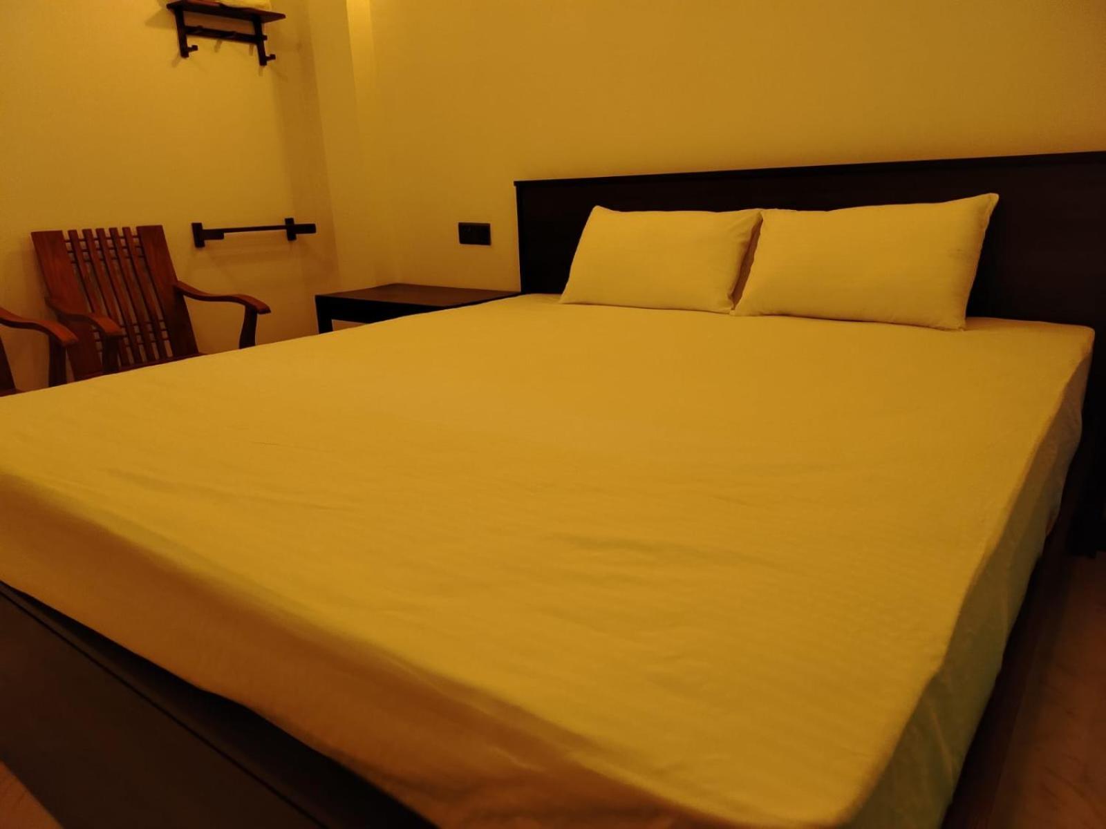 Diora Hotel Ратнапура Екстериор снимка