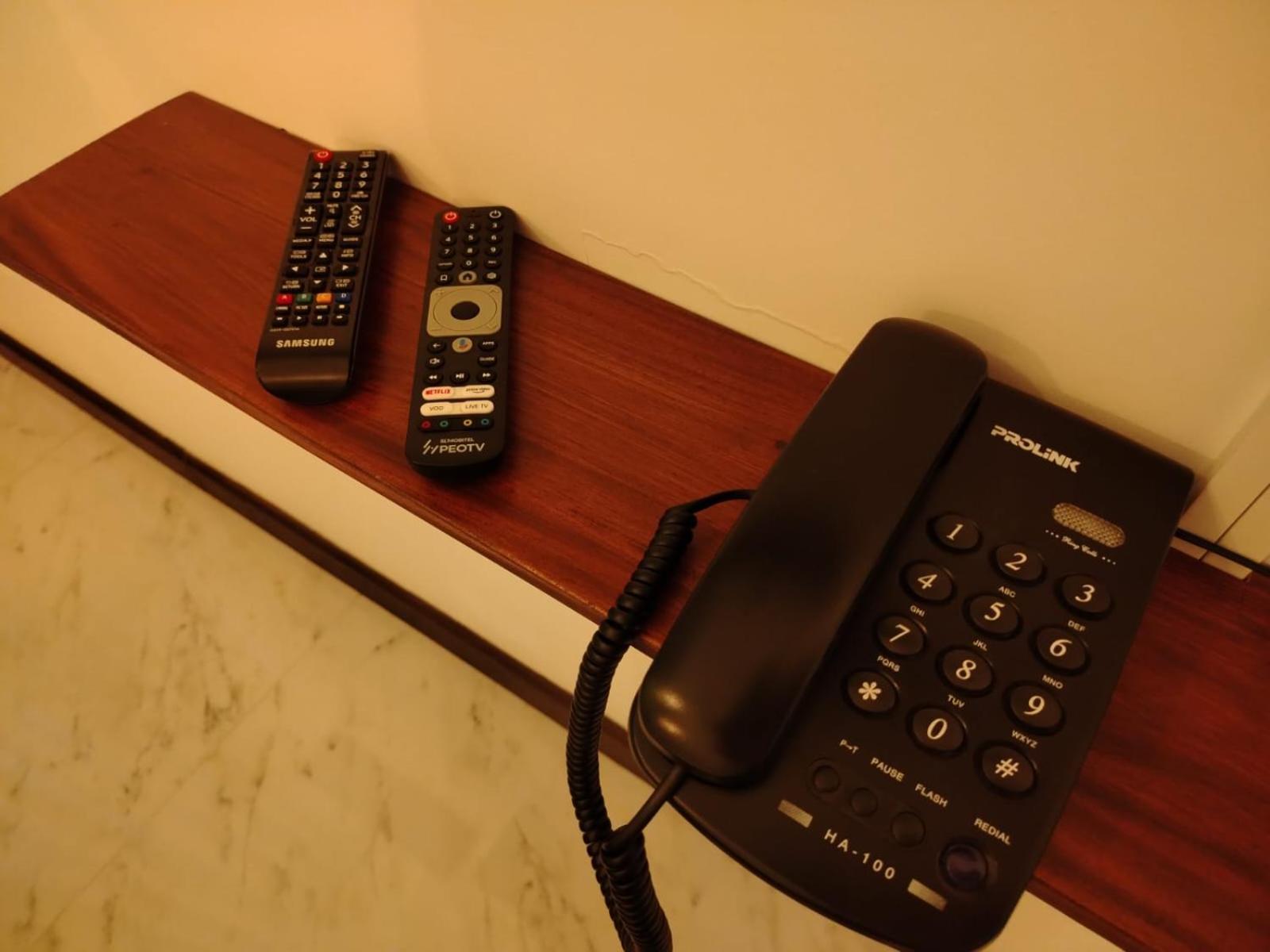 Diora Hotel Ратнапура Екстериор снимка