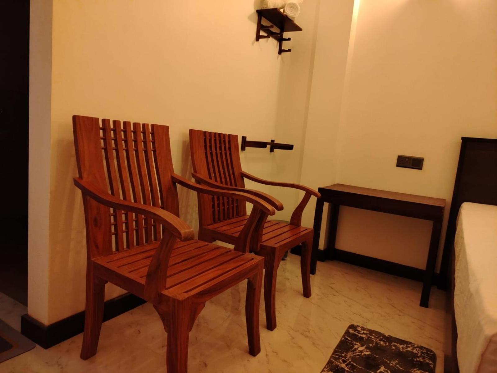Diora Hotel Ратнапура Екстериор снимка