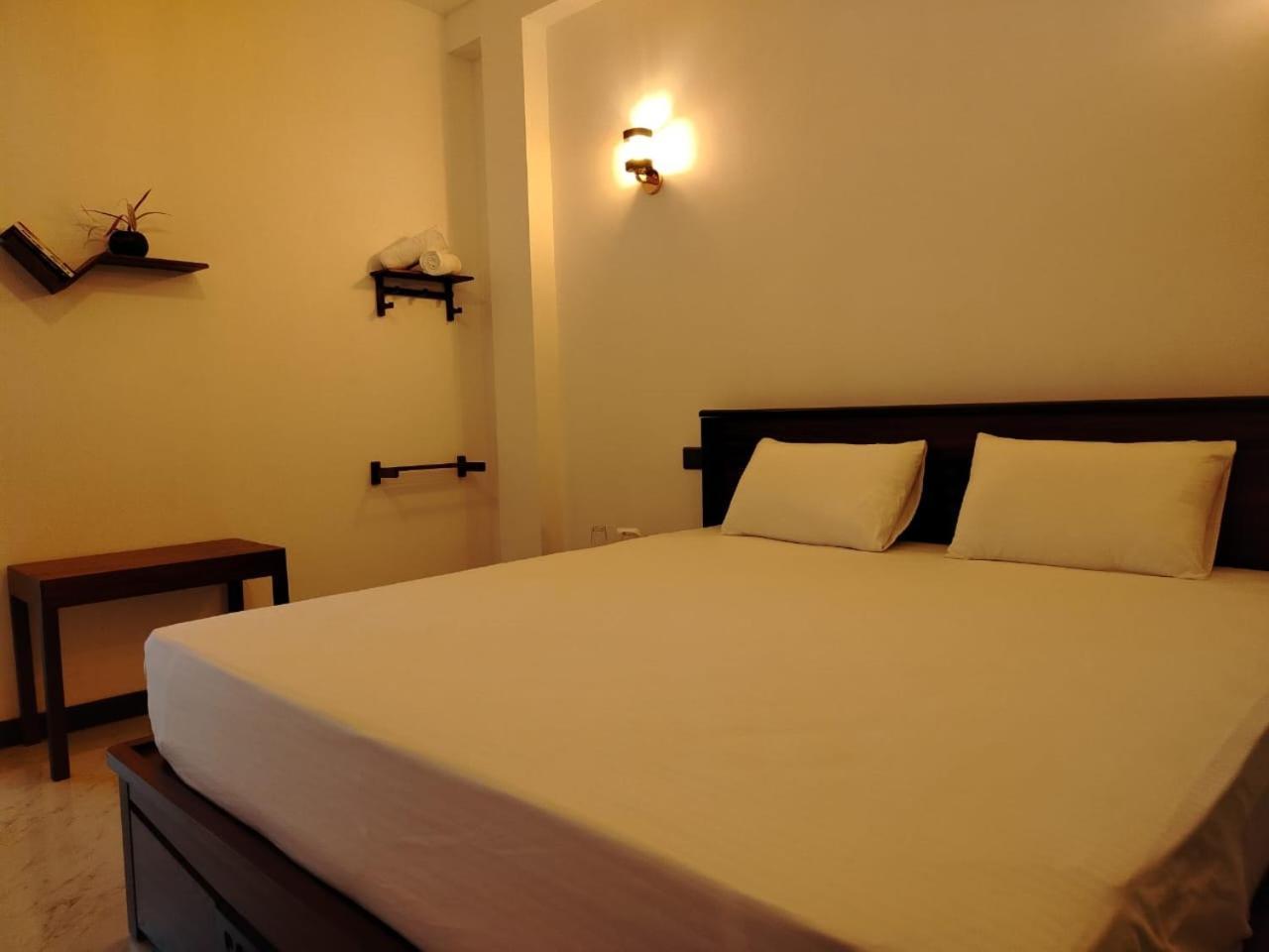 Diora Hotel Ратнапура Екстериор снимка