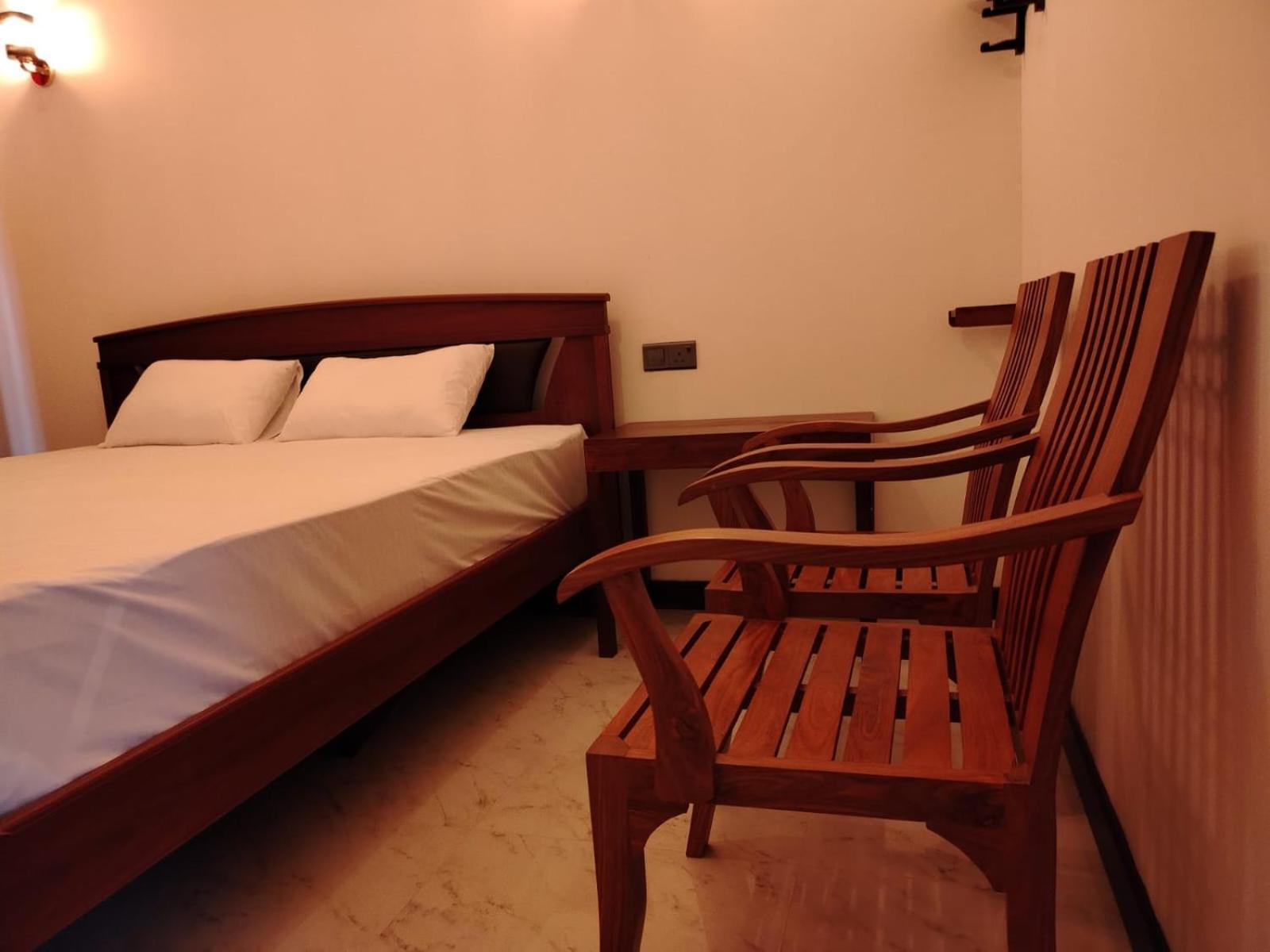Diora Hotel Ратнапура Екстериор снимка