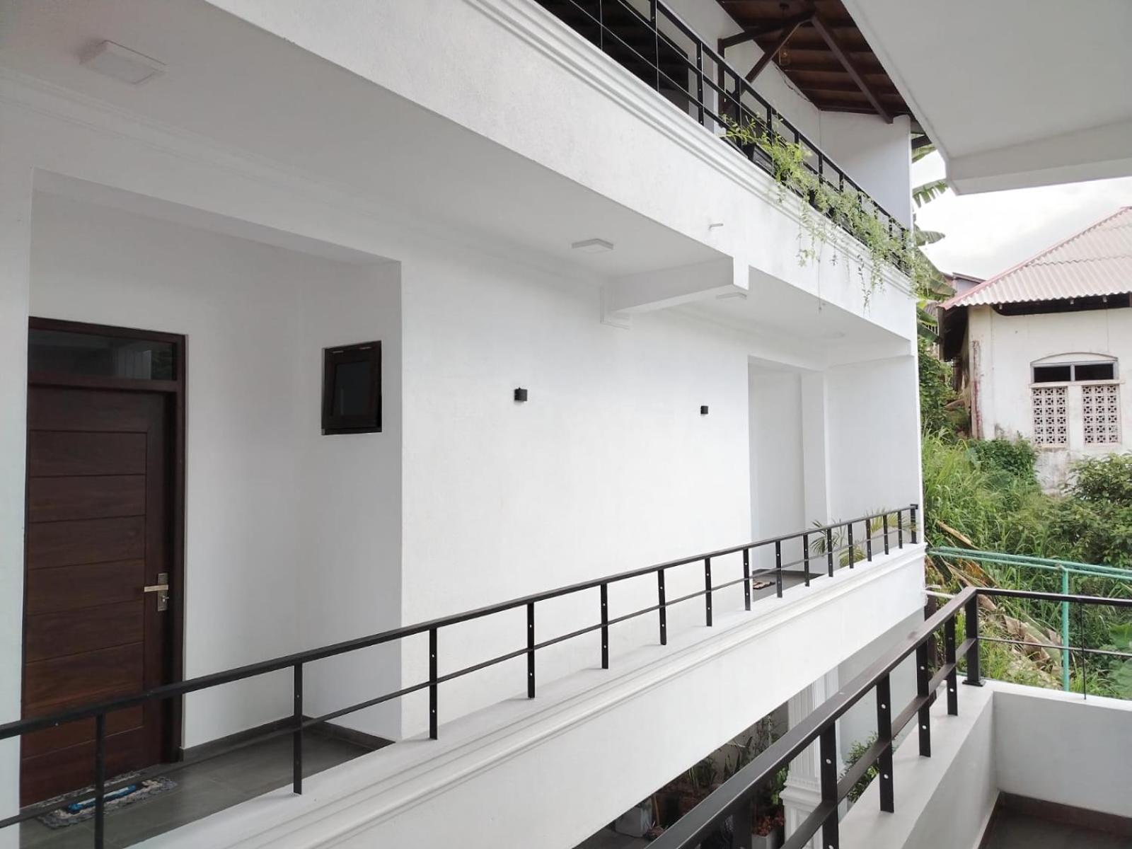 Diora Hotel Ратнапура Екстериор снимка