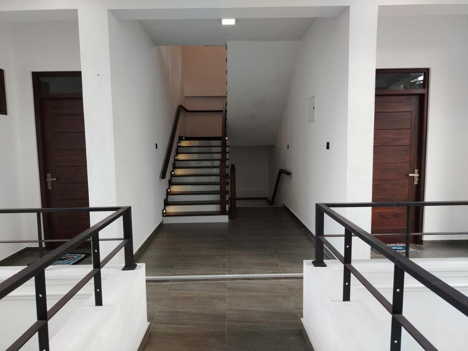 Diora Hotel Ратнапура Екстериор снимка