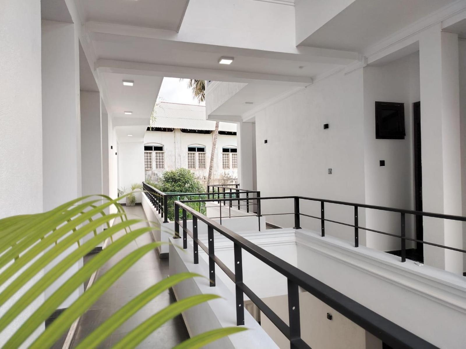 Diora Hotel Ратнапура Екстериор снимка